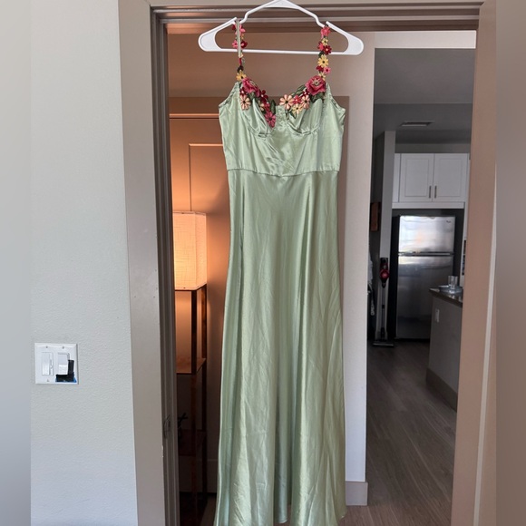 Dresses & Skirts - Embroidered Green Floral Maxi Dress